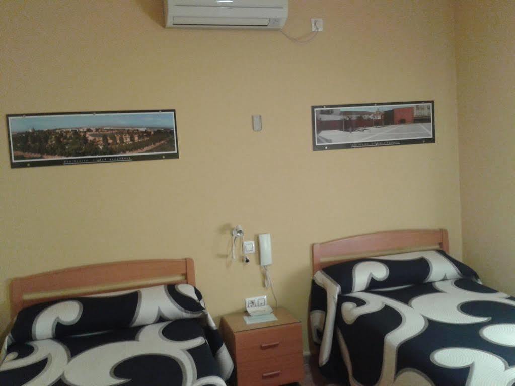 Hostal Restaurante El Paraiso 돈베니토 외부 사진